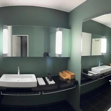 Apartment Sunny Quiet Modern 2 Baths