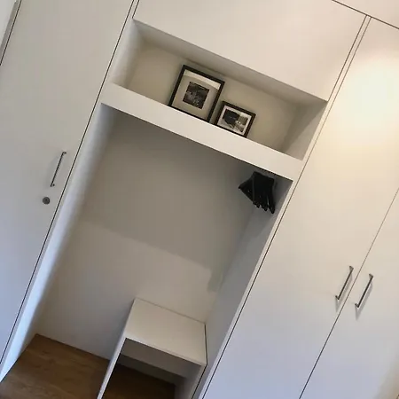 Sunny Quiet Modern 2 Baths